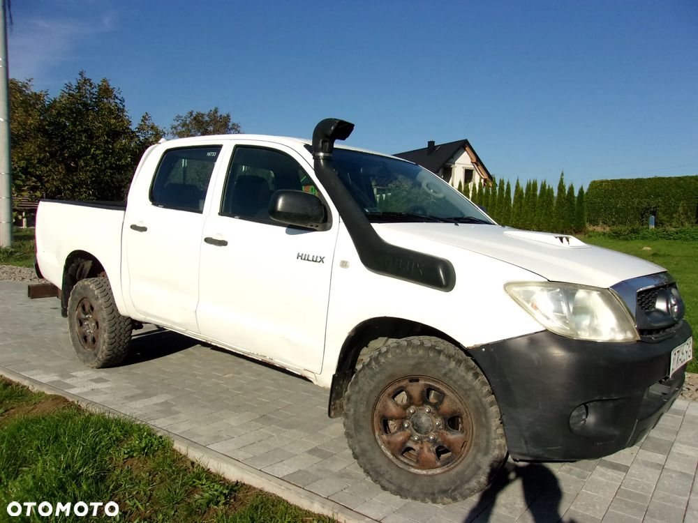 Toyota Hilux 2.5 D-4D Active - 12