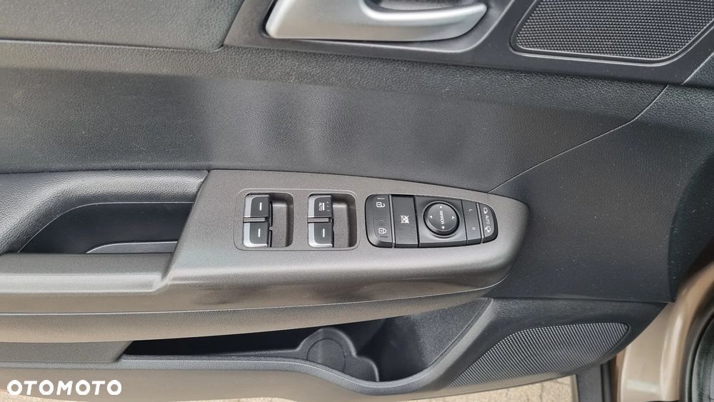 Kia Sportage 1.6 GDI L Business Line Plus 2WD - 11