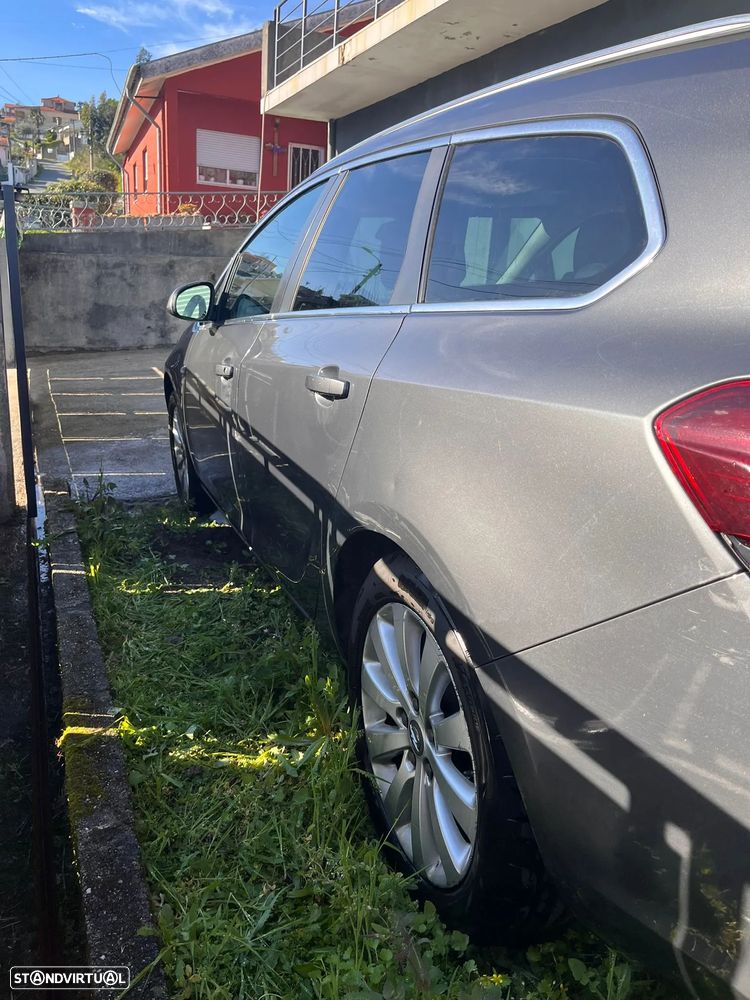 Opel Astra Sports Tourer - 22