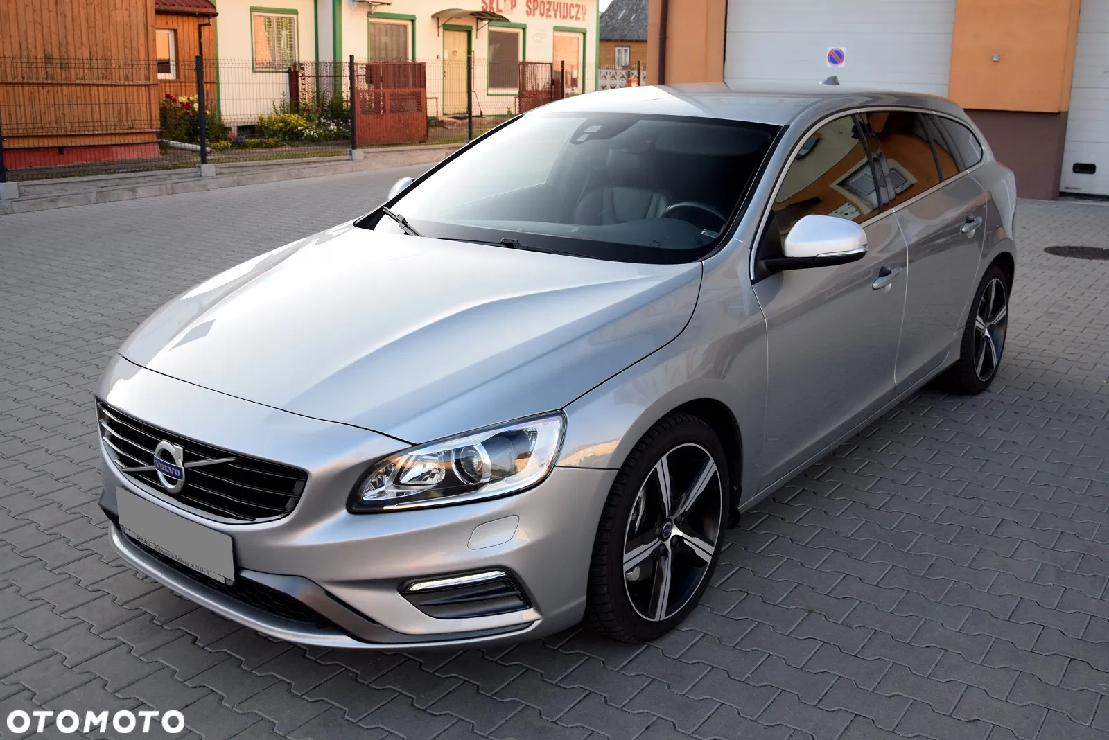 Volvo V60 D5 AWD R-Design Summum - 12