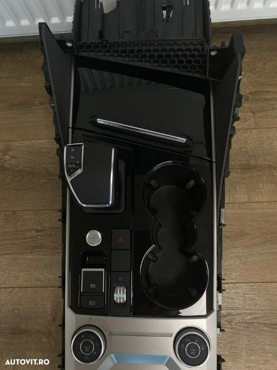 Consola - VW TOUAREG CR7 - 9