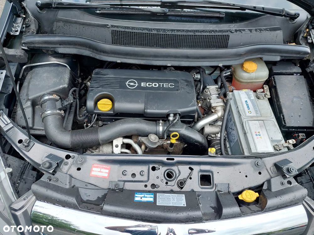 Opel Zafira - 10