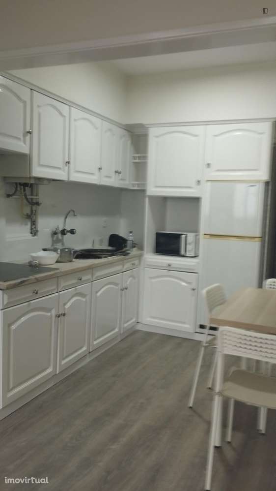 Quarto - localizado em Caldas da rainha - Grande imagem: 5/10