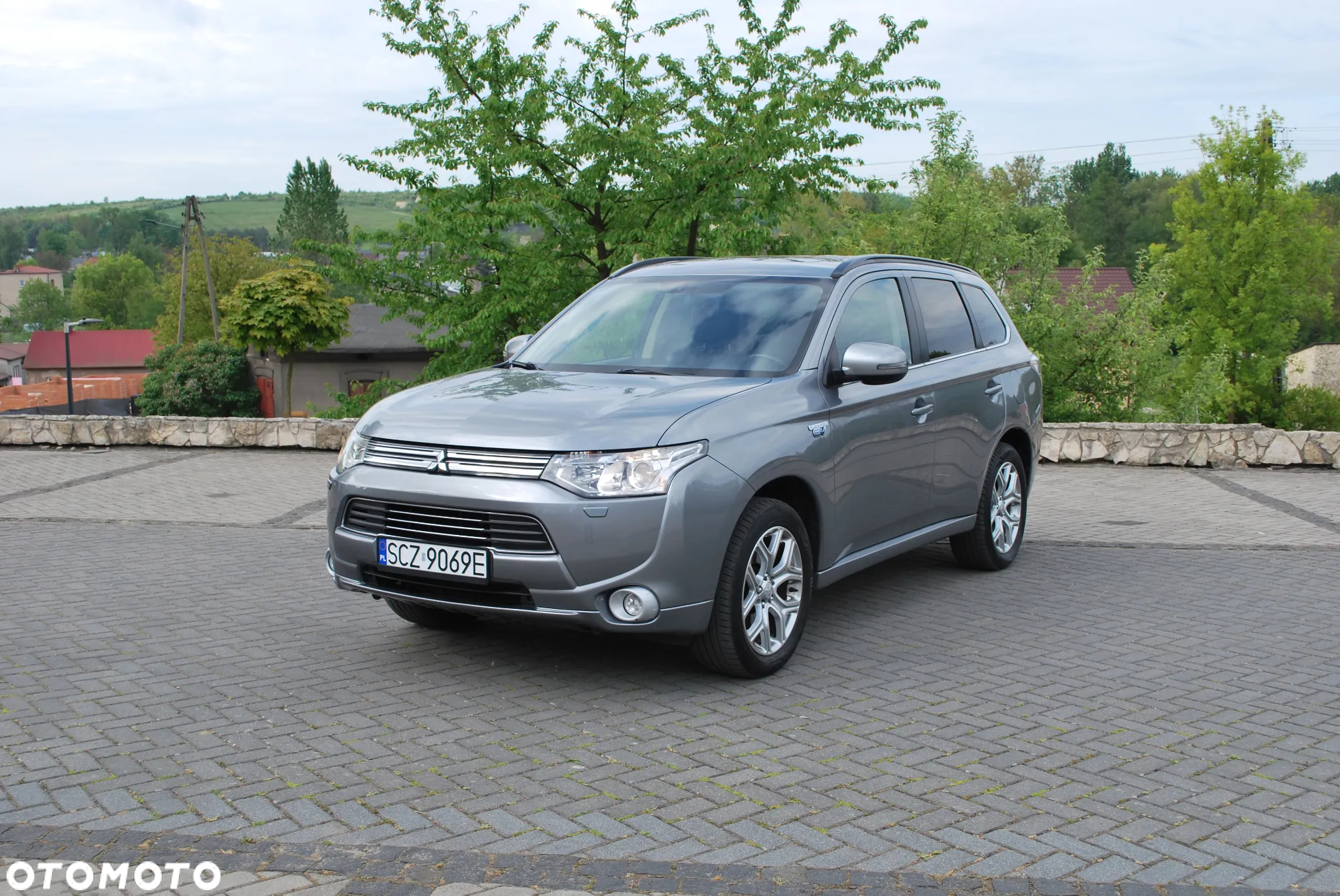 Mitsubishi Outlander 2.0 4WD Plug-In Hybrid Top - 2