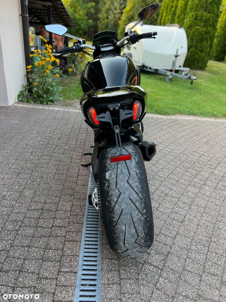 Ducati Diavel - 12