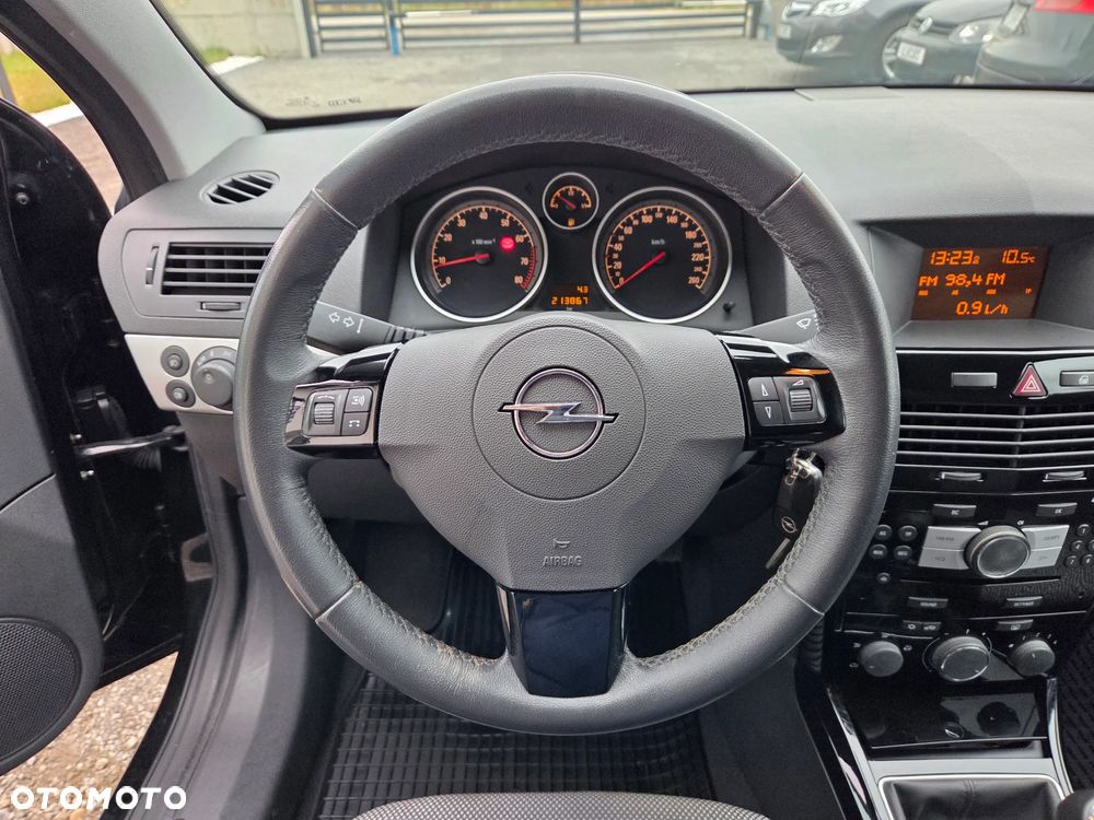 Opel Astra 1.6 Edition 111 Jahre - 31