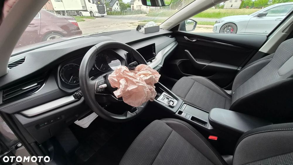 Skoda Octavia 1.5 TSI mHEV Selection DSG - 14