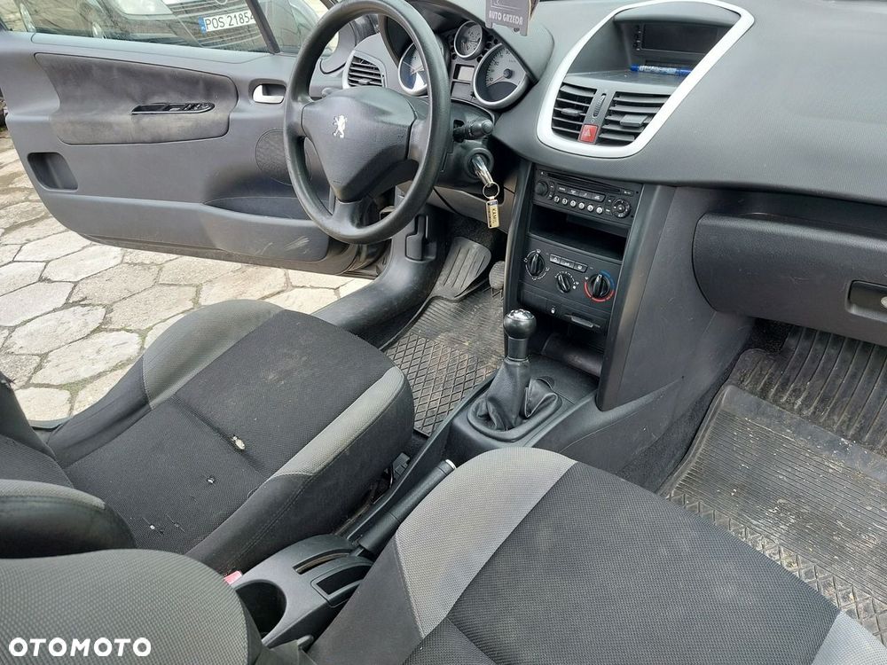 Peugeot 207 - 14