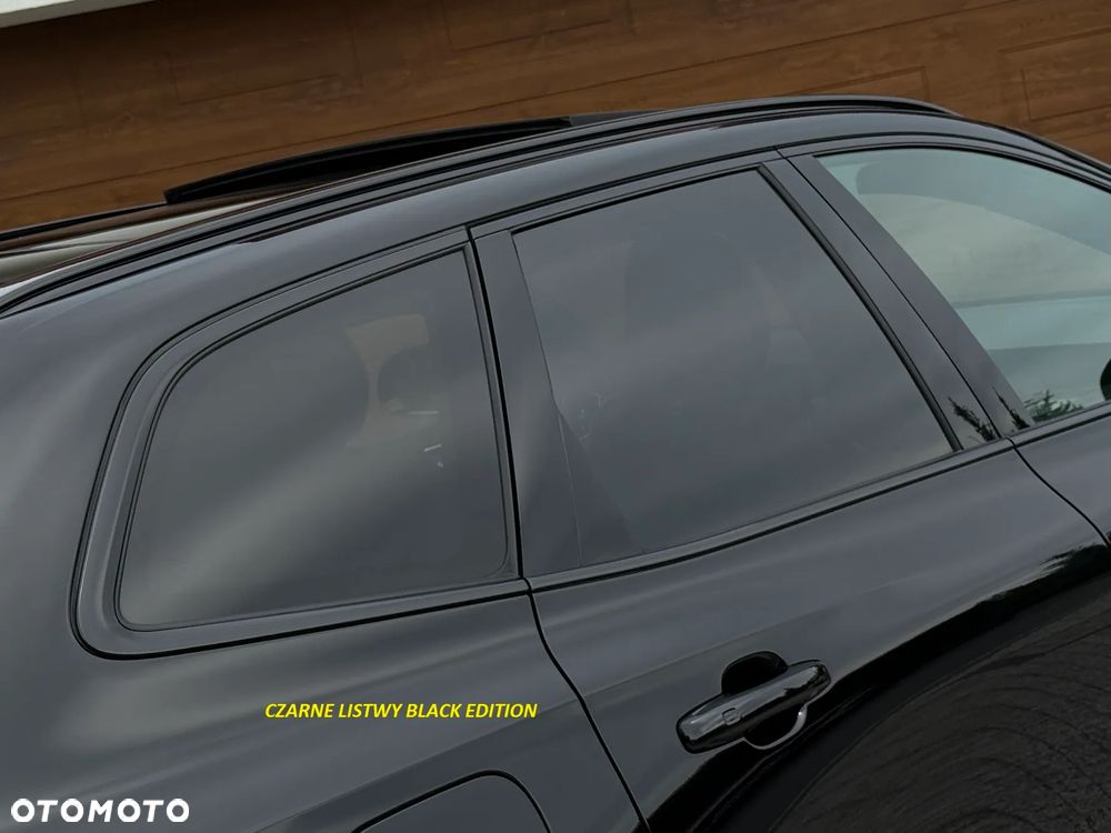 Volvo XC 60 B4 D AWD Plus Dark - 32
