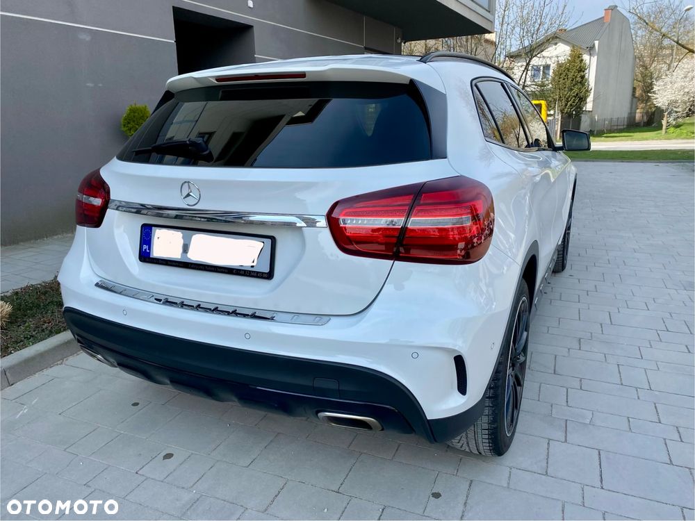 Mercedes-Benz GLA 200 7G-DCT AMG Line - 16