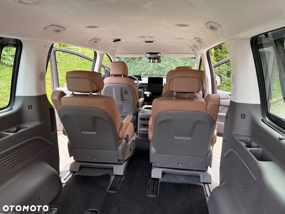 Hyundai Staria 1.6 T-GDI HEV Luxury - 8