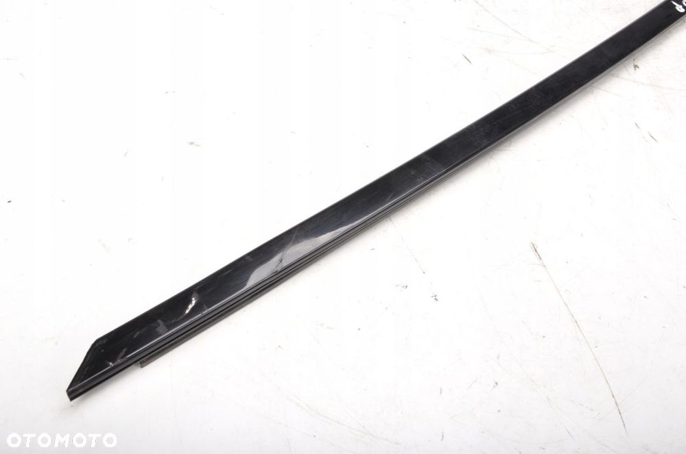 BMW G11 G12 LISTWA DRZWI PRAWY PRZÓD 7397860 - 2