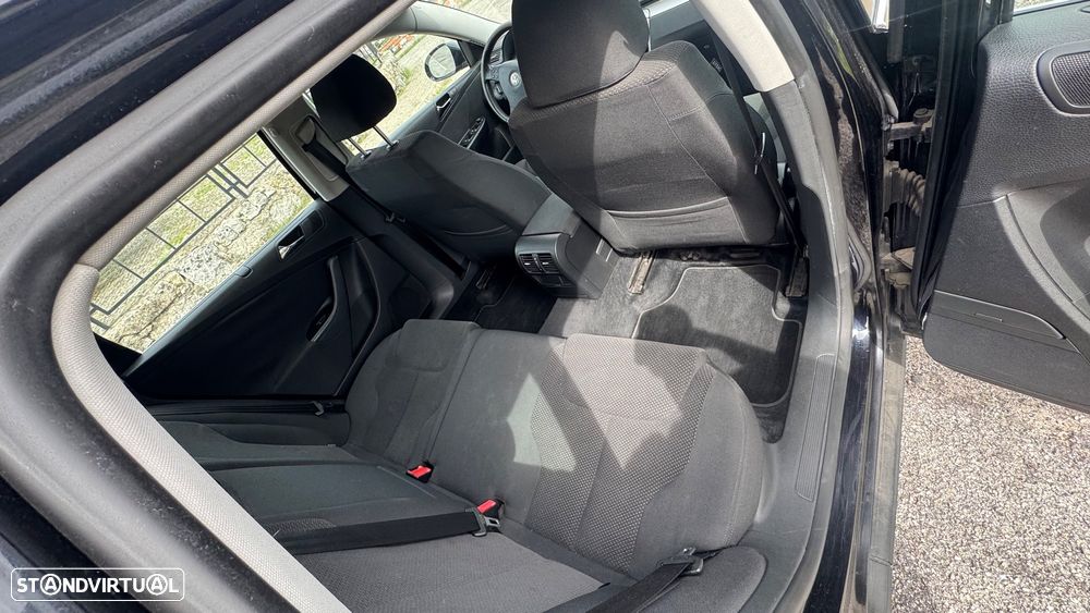 VW Passat Variant 2.0 TDI Confortline - 9