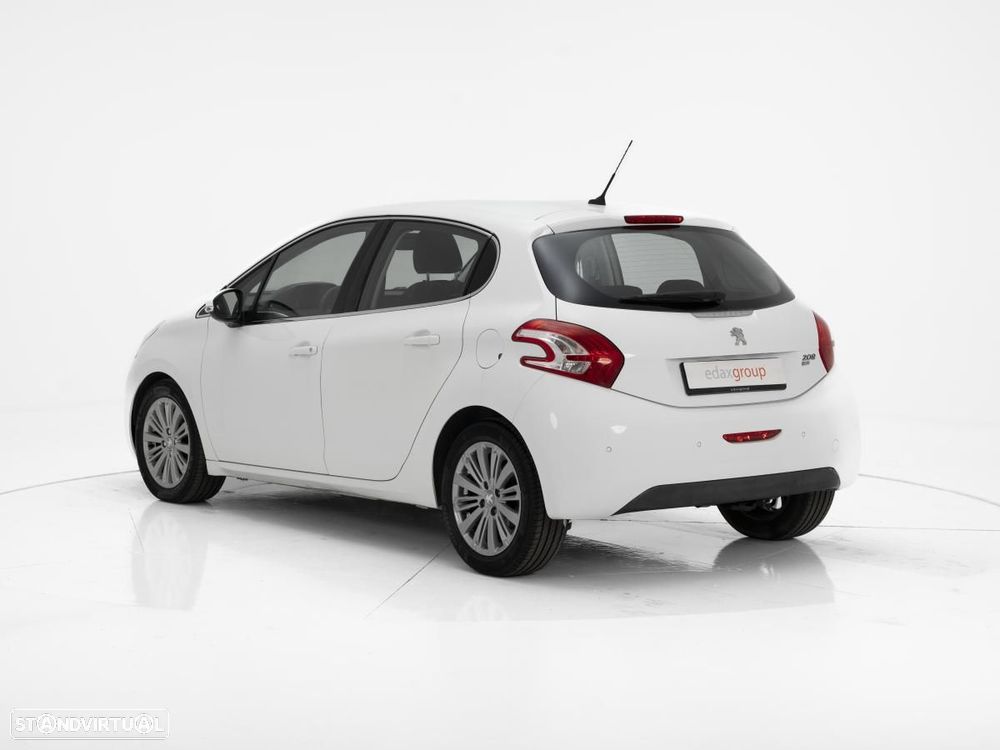 Peugeot 208 - 4