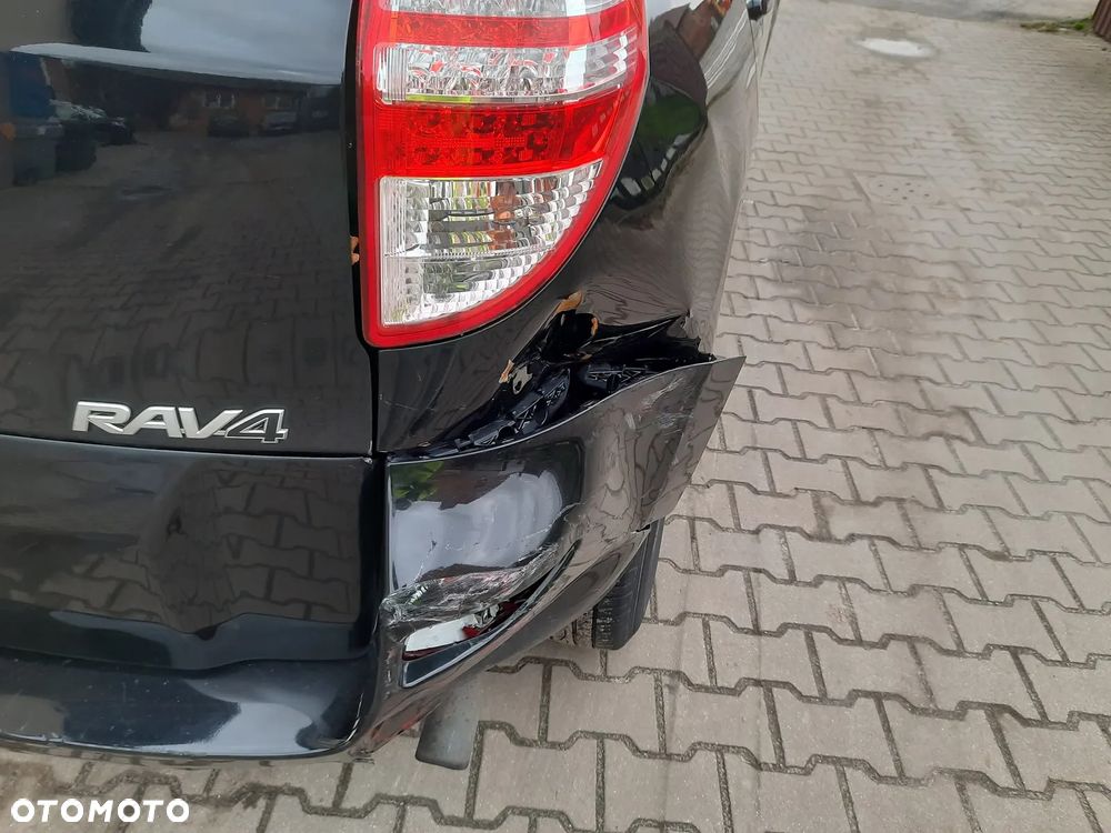 Toyota RAV4 2.2 D-4D 4x2 - 11