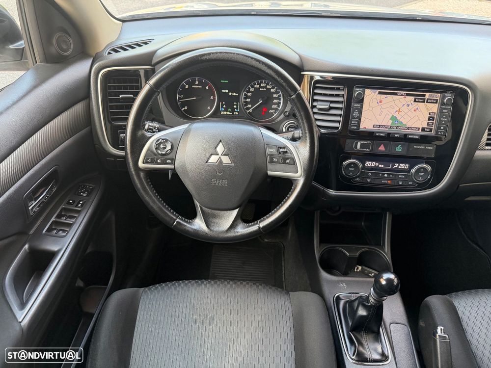 Mitsubishi Outlander 2.2 DI-D Intense - 10