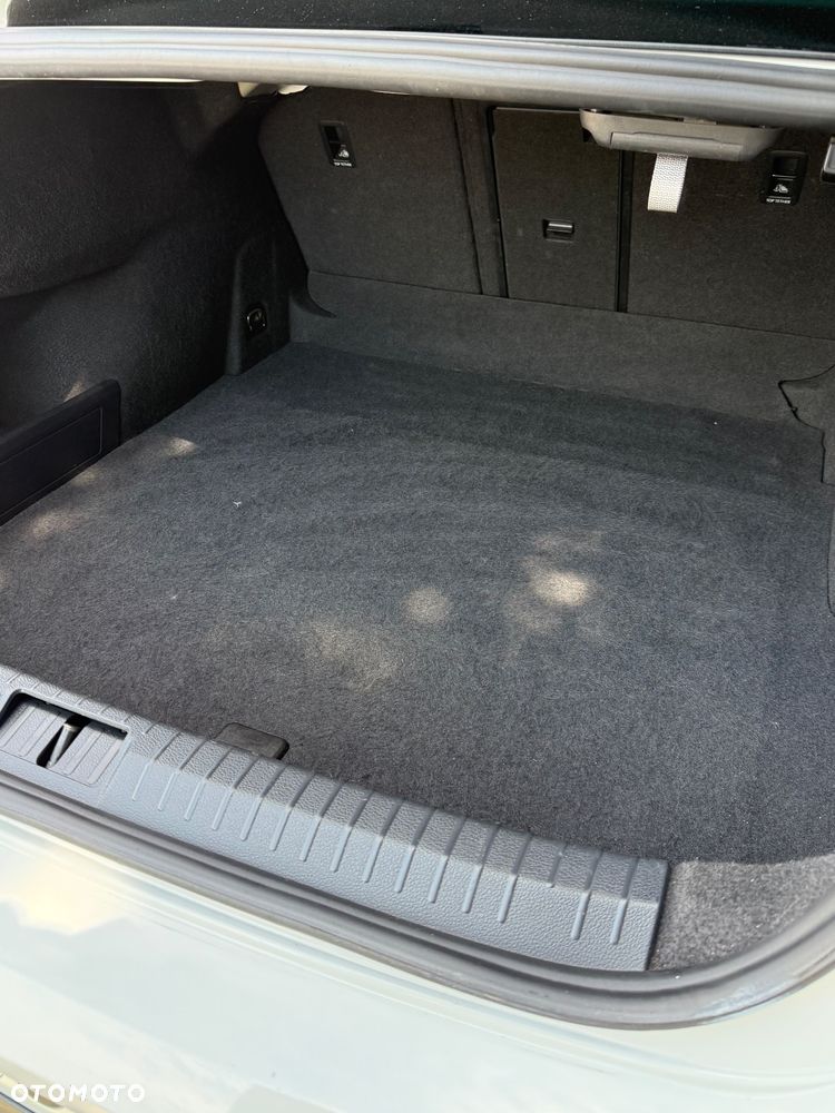 Volkswagen Passat 2.0 TDI BMT Highline - 19