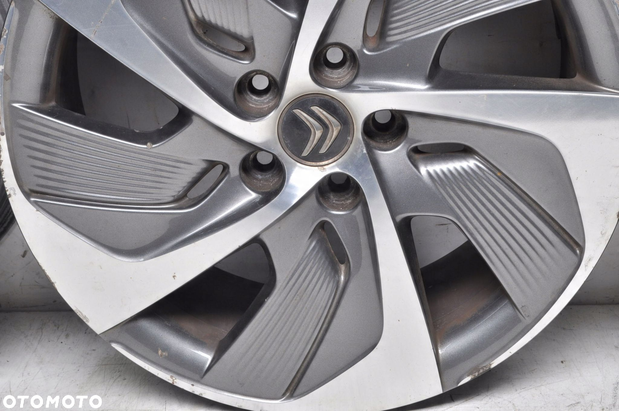CITROEN C4 GRAND PICASSO FELGI ALUMINIOWE R18 7.5J 5X108 ET54 9677090577 - 9