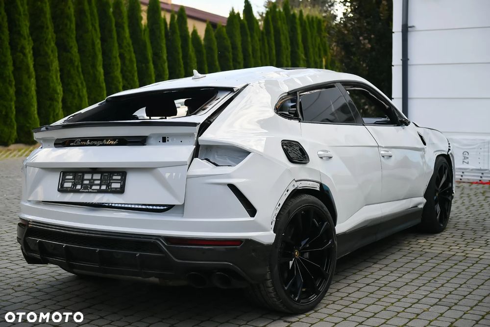 Lamborghini Urus Standard - 22