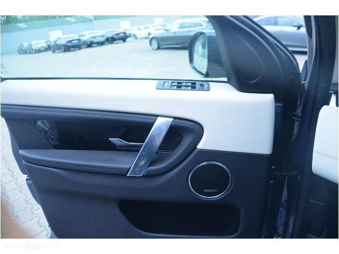 Land Rover Discovery Sport 2.0 P200 mHEV S - 17