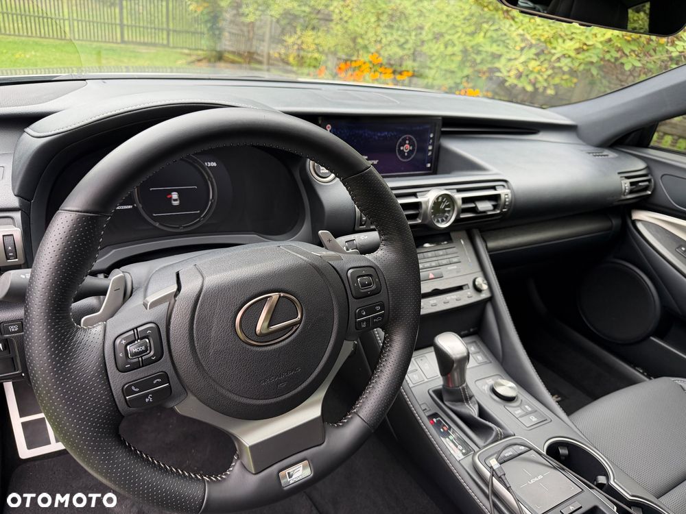 Lexus RC 200t / 300 F Sport - 12