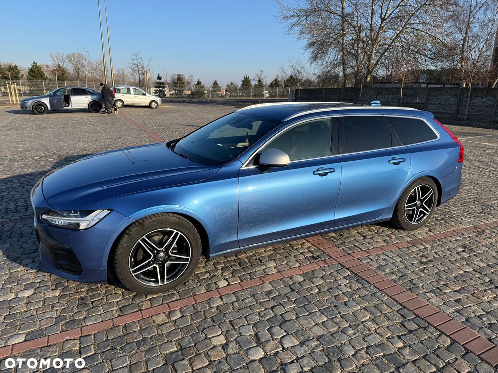 Volvo V90 D4 R-Design - 3
