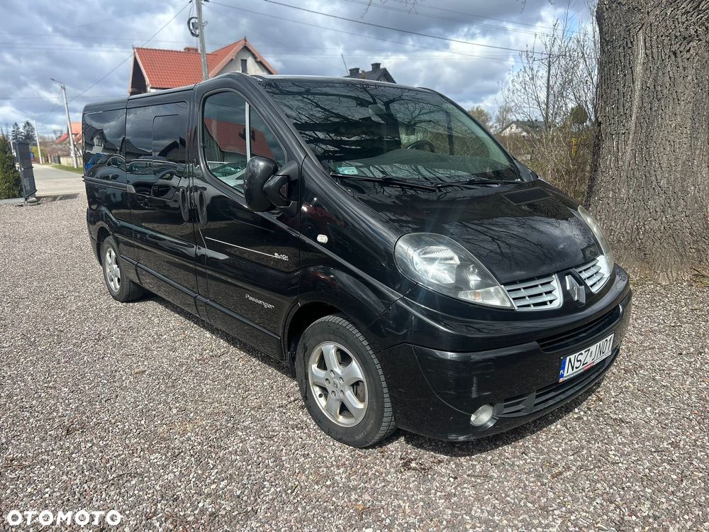 Renault Trafic Grand Passenger Black Edition - 1