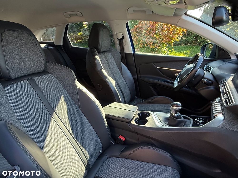 Peugeot 3008 HDi 115 Allure - 19