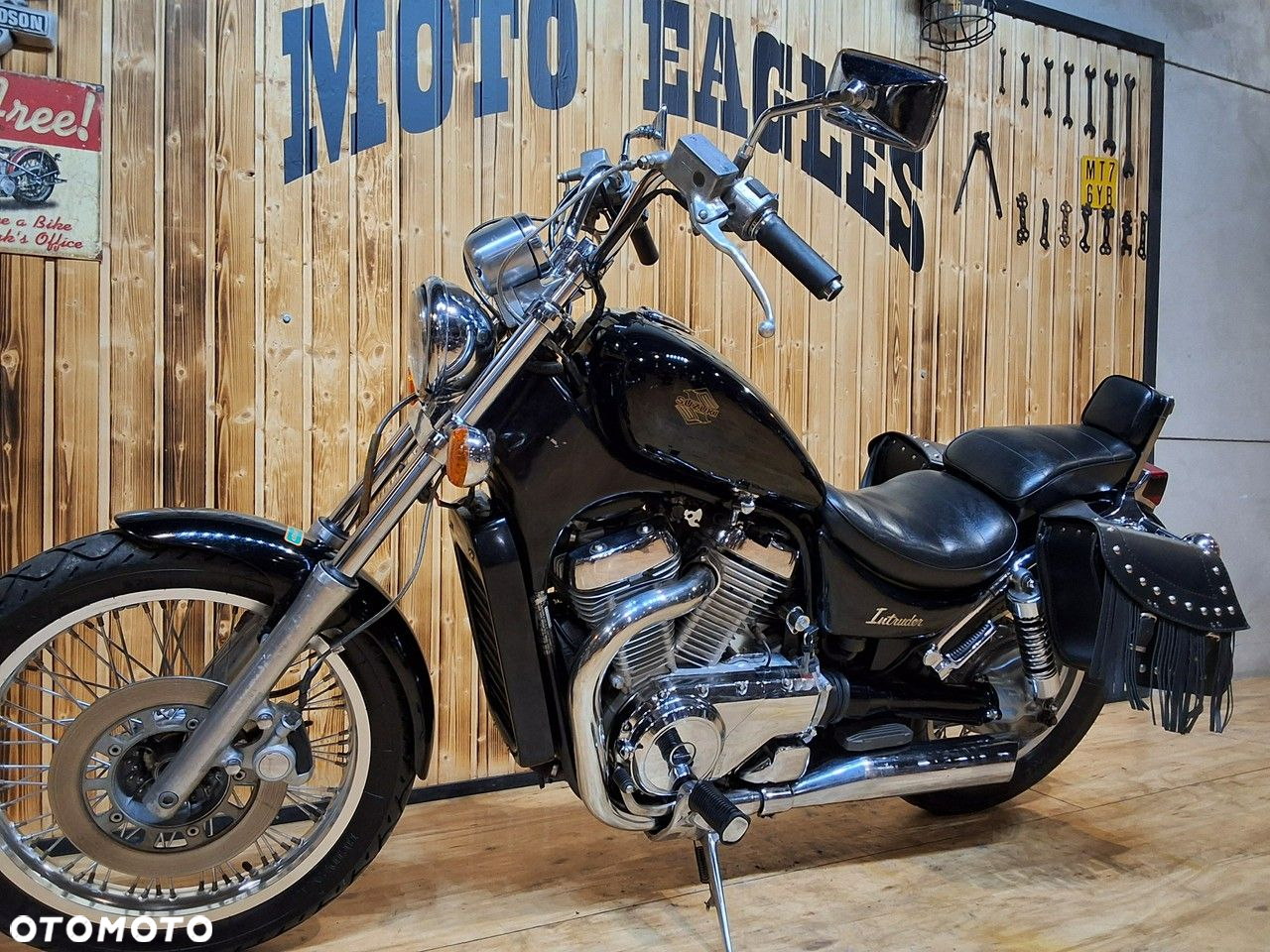 Suzuki Intruder - 7