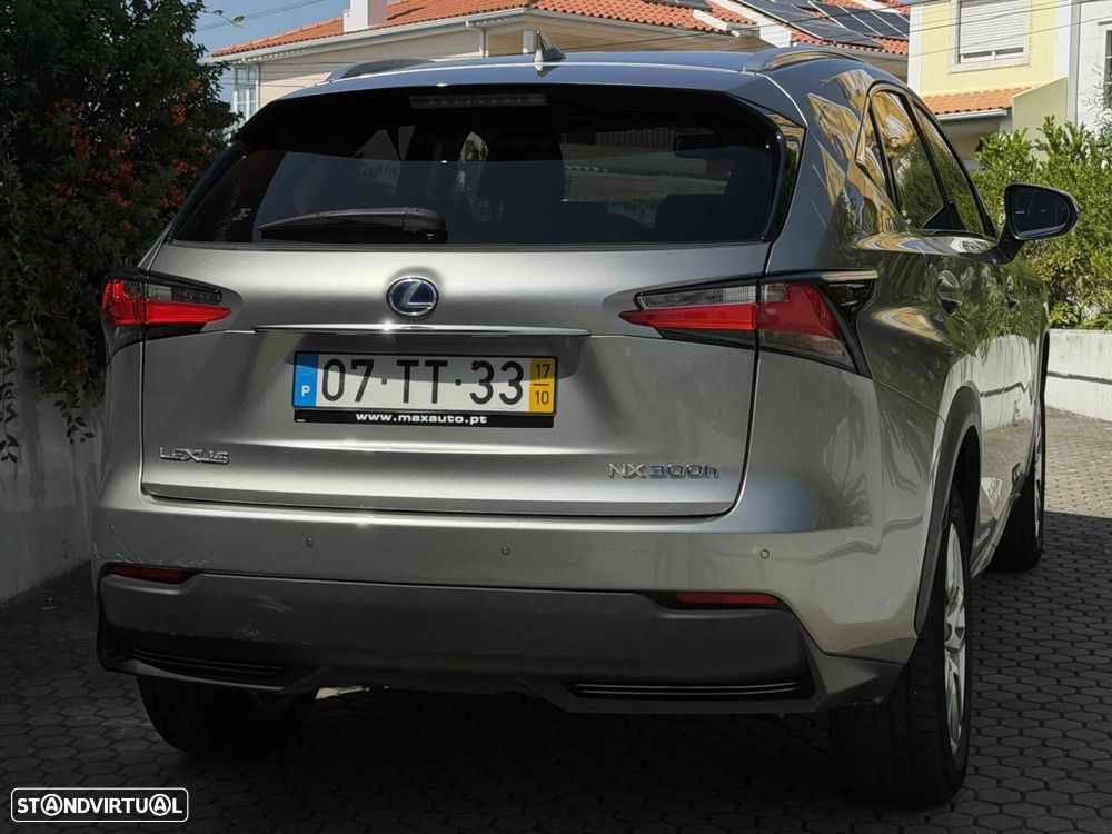 Lexus NX 300h Executive+ - 22