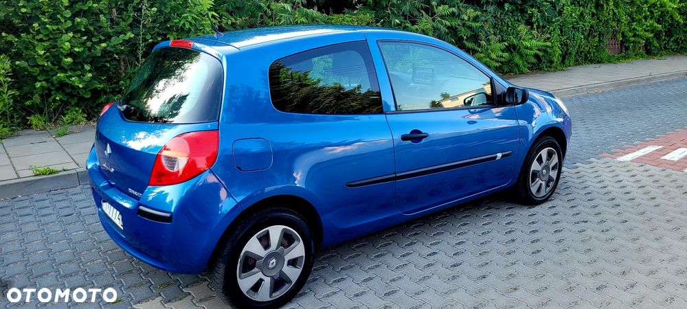 Renault Clio - 10