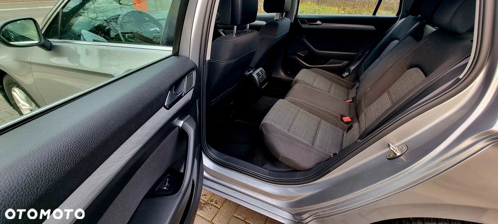 Volkswagen Passat Variant 2.0 TDI EVO Business - 15