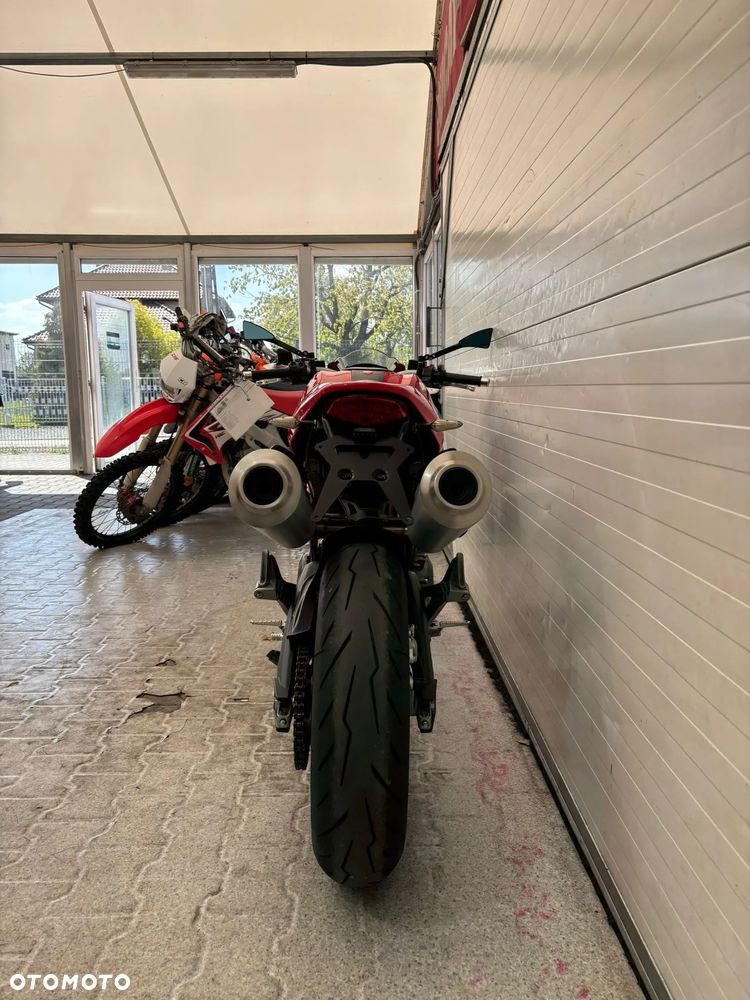 Ducati Monster - 32