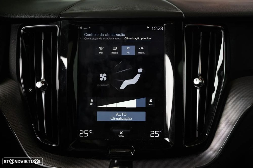 Volvo XC 60 2.0 T8 PHEV R-Design AWD - 41