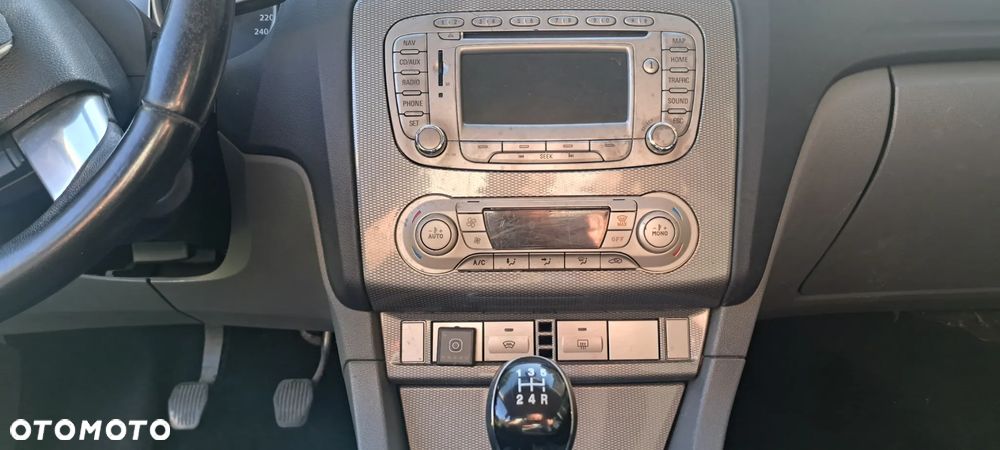 Ford Focus 1.8 Titanium - 10