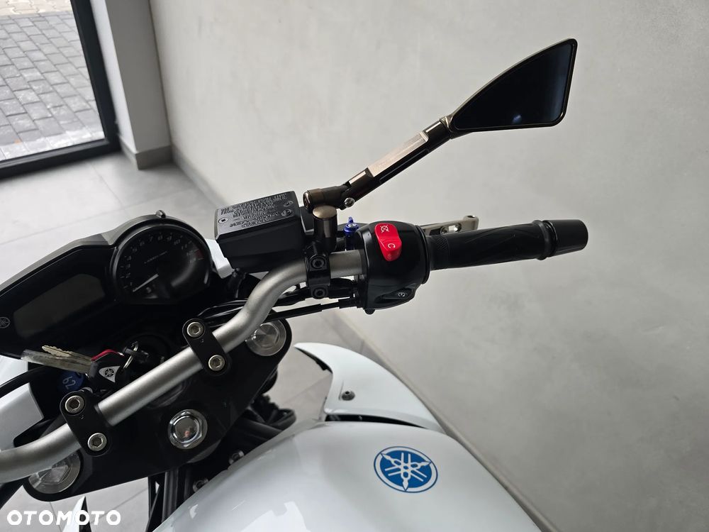 Yamaha XJ - 24