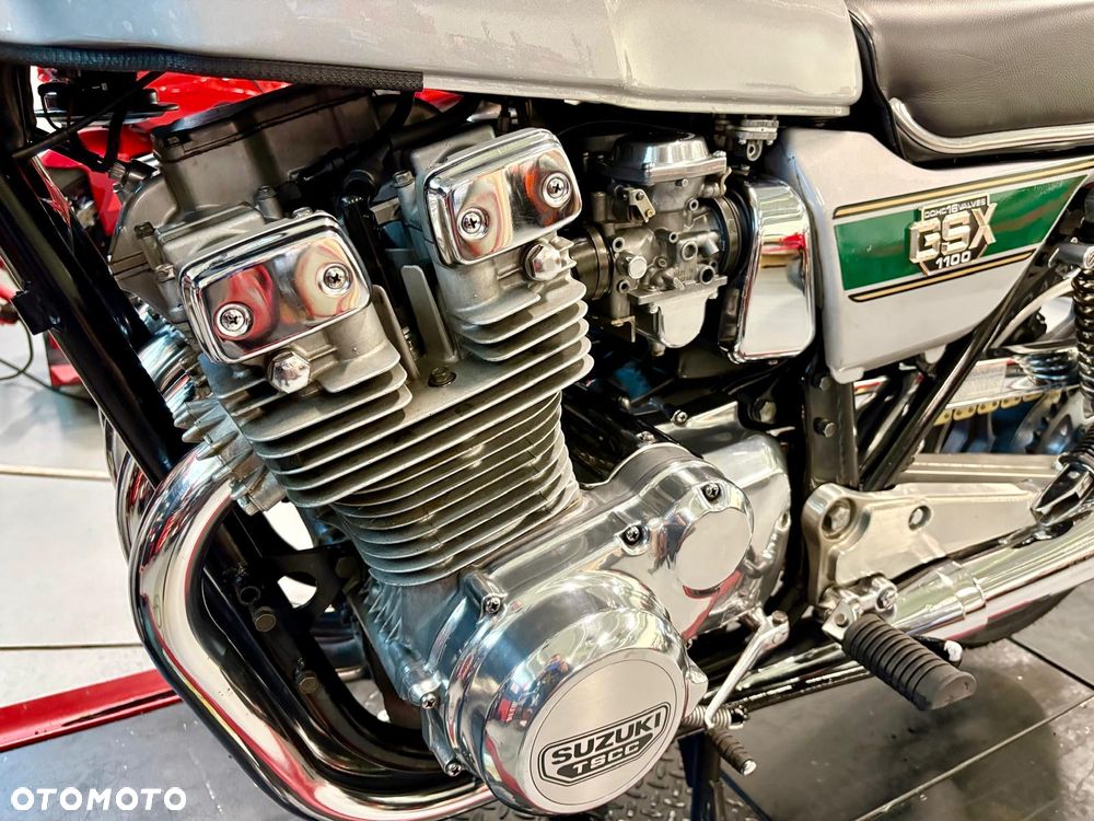 Suzuki GSX - 19