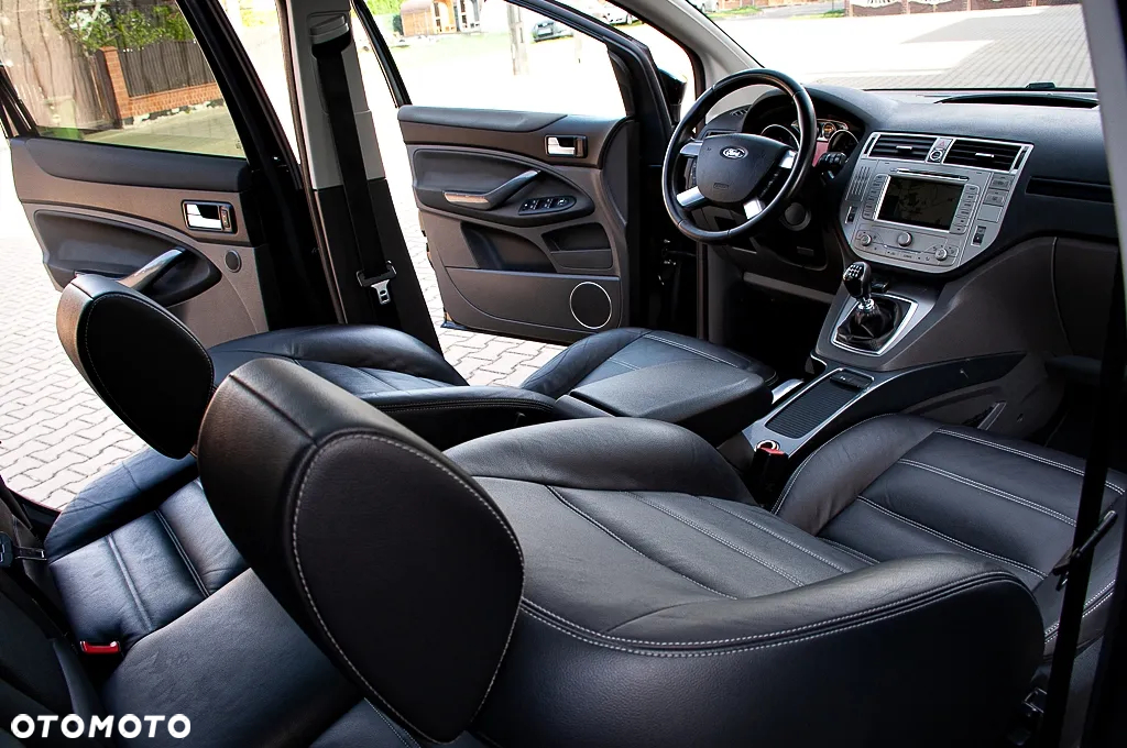 Ford Kuga 2.0 TDCi 4x4 Titanium - 29