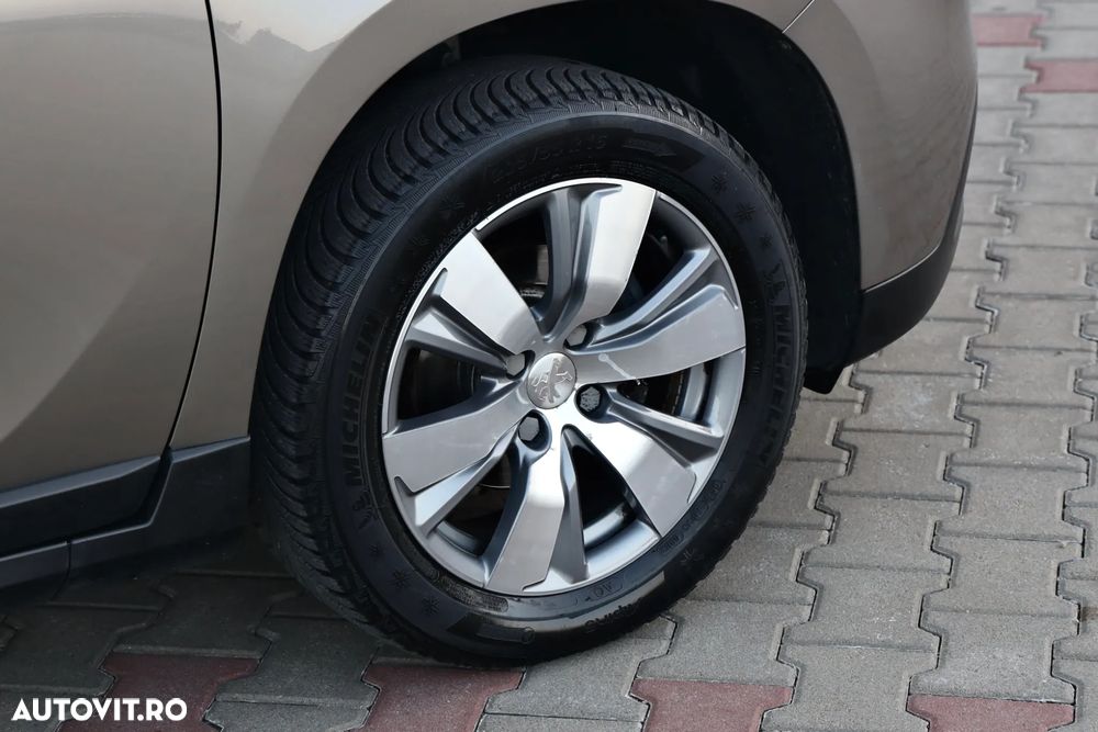 Peugeot 2008 1.2 L PureTech ETG Allure Aut. - 33