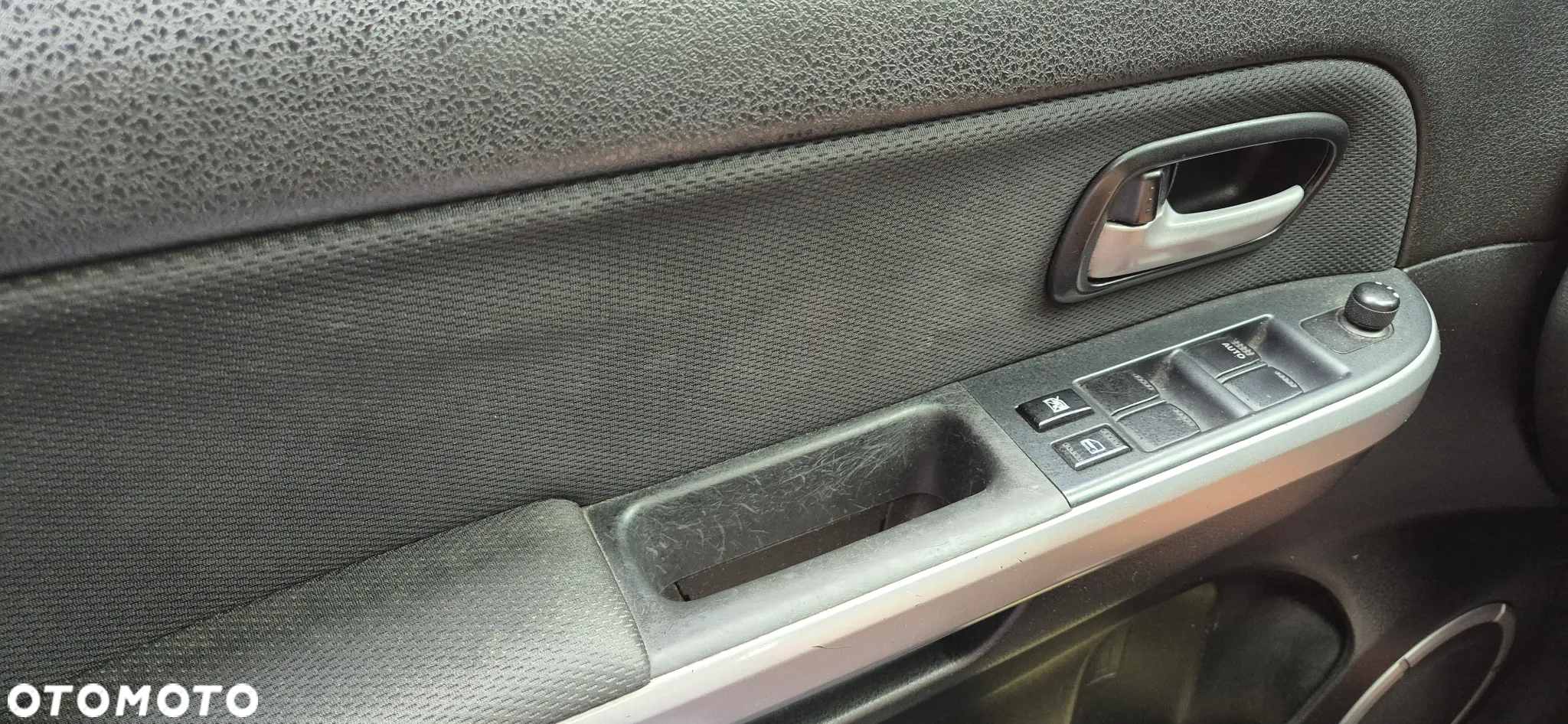 Suzuki Grand Vitara 2.0 - 34