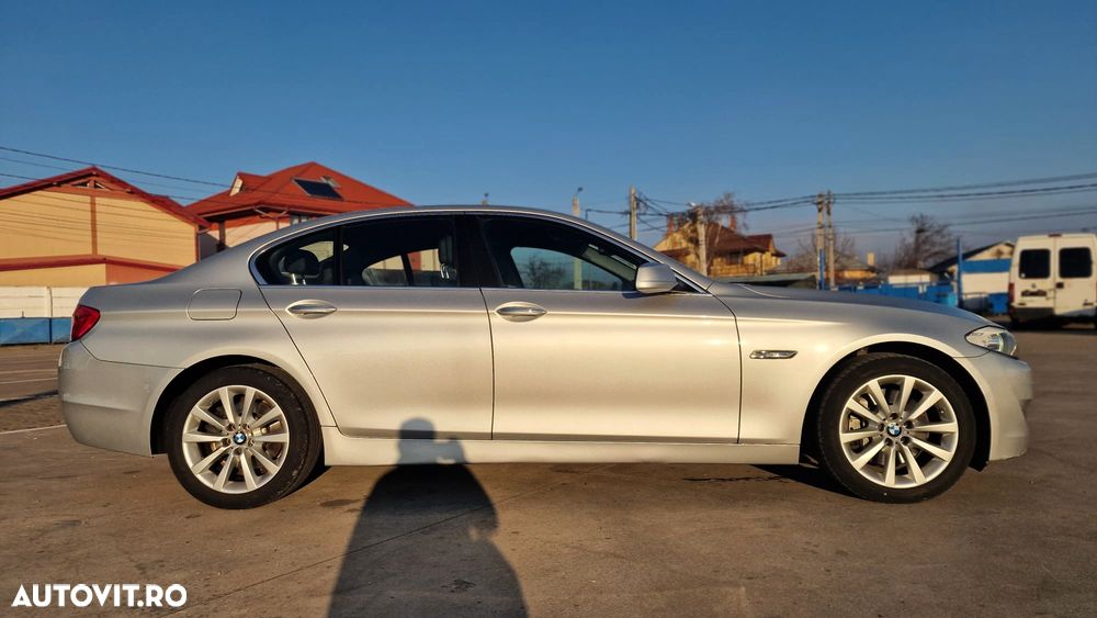 BMW Seria 5 525d xDrive AT - 24