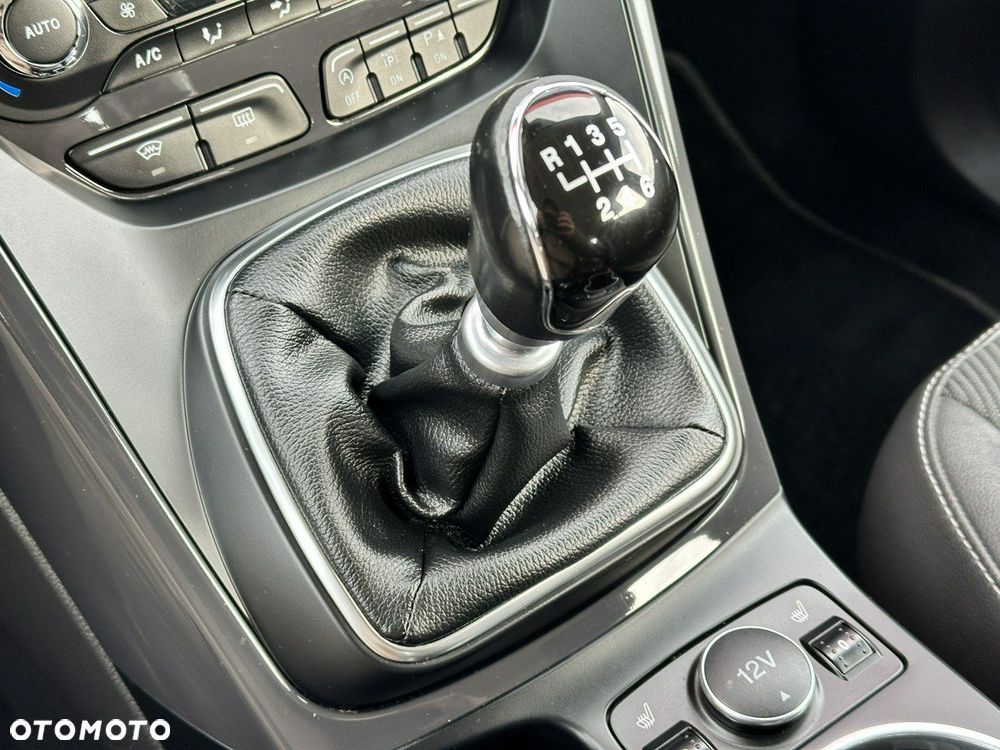 Ford Kuga 1.6 EcoBoost 2x4 Titanium - 25