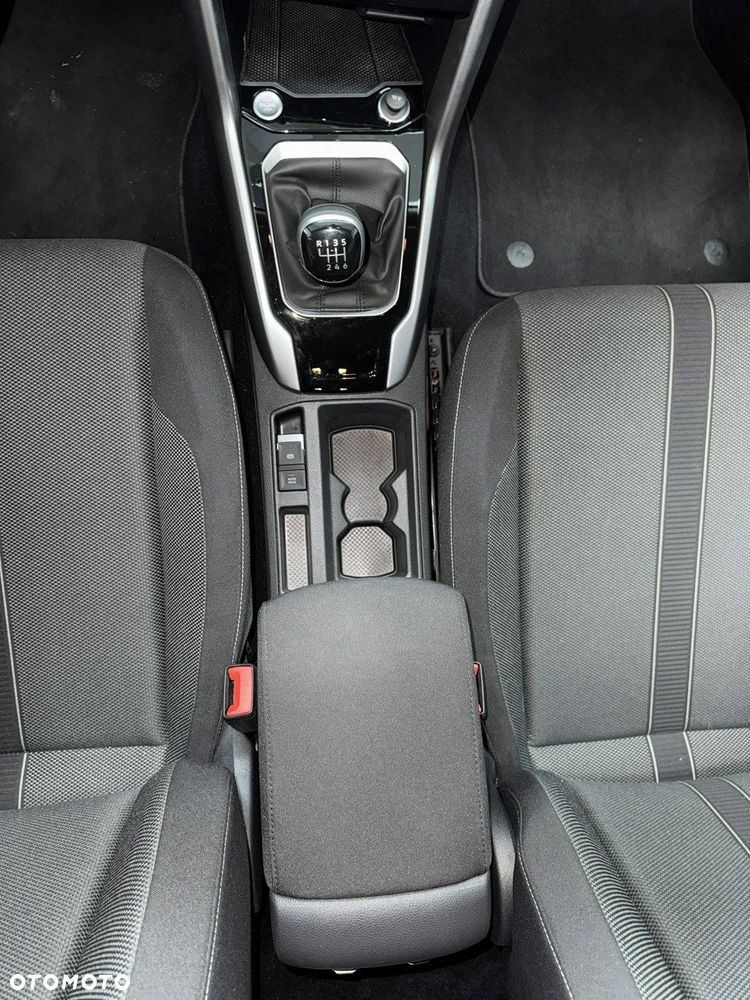 Volkswagen T-Roc - 15