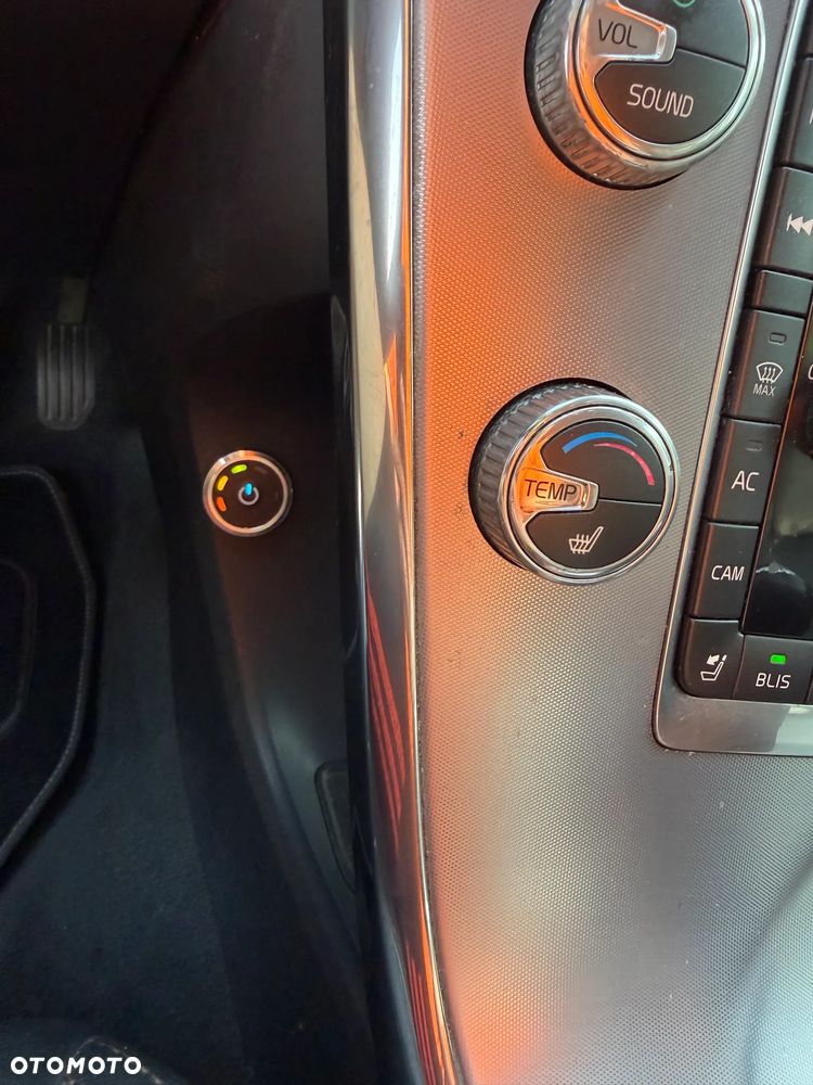 Volvo XC 60 T5 Geartronic Momentum - 12