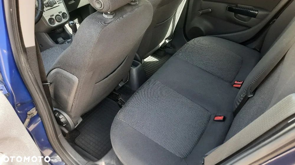 Opel Corsa 1.2 16V Essentia - 17