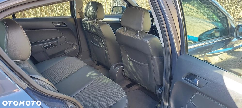 Opel Astra 1.8 Edition Plus - 31