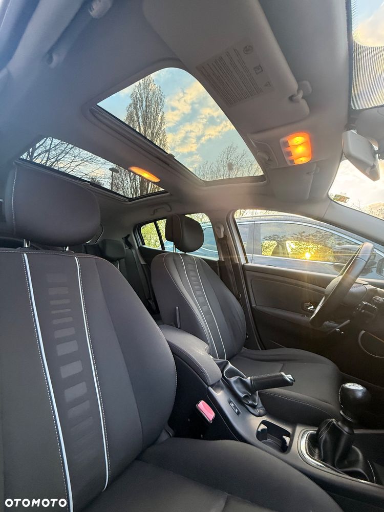 Renault Megane ENERGY dCi 110 Start & Stop Paris - 6