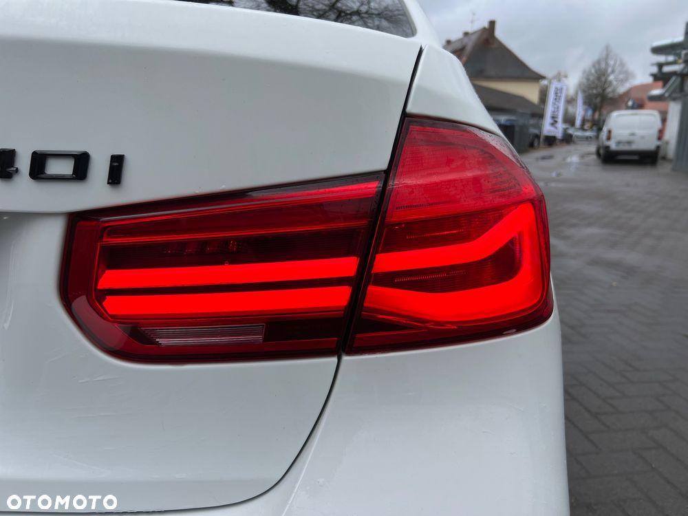 BMW Seria 3 340i Edition M Sport Shadow - 25
