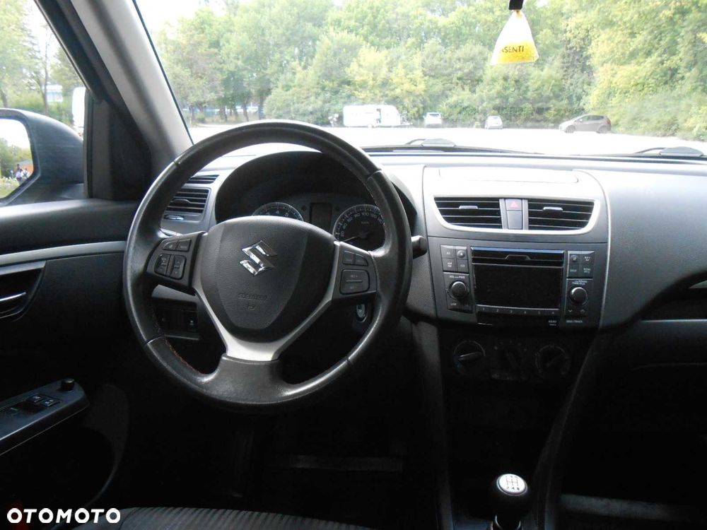 Suzuki Swift - 4