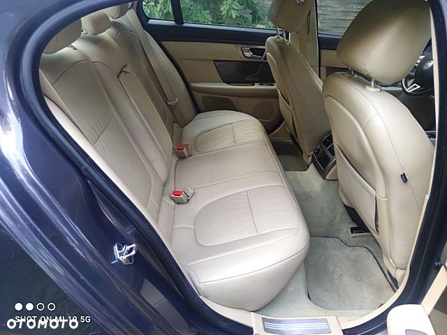 Jaguar XF 3.0 V6 D Luxury - 21